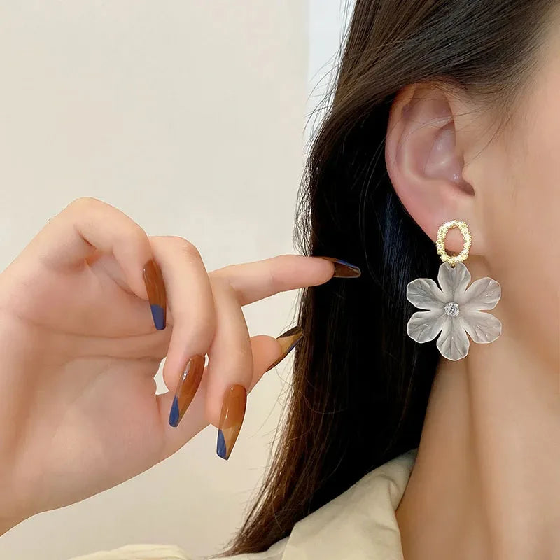 New White Flower Hanging Earring