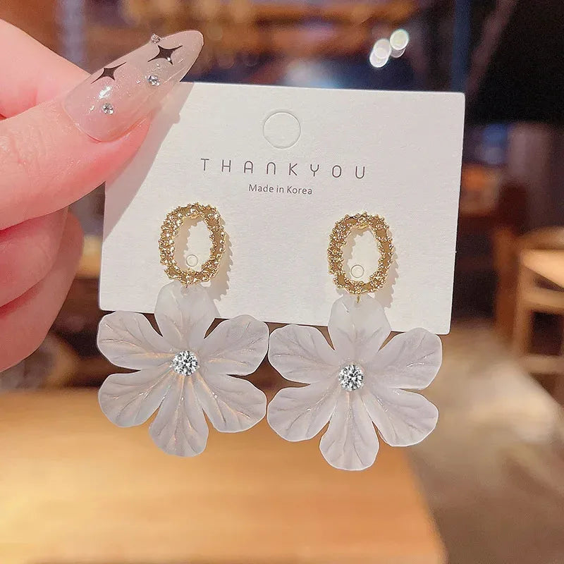 New White Flower Hanging Earring